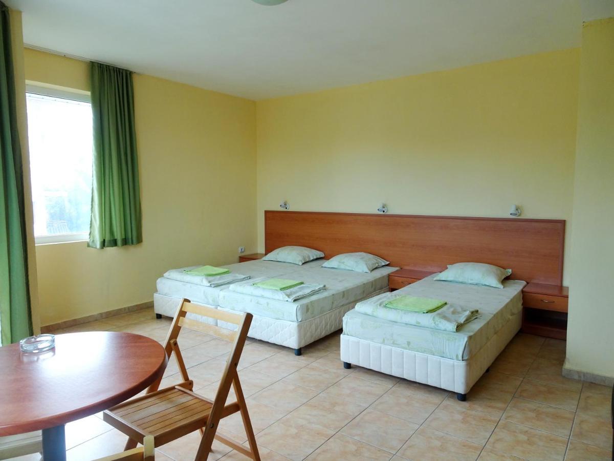 Hotel Niko Kranevo Buitenkant foto